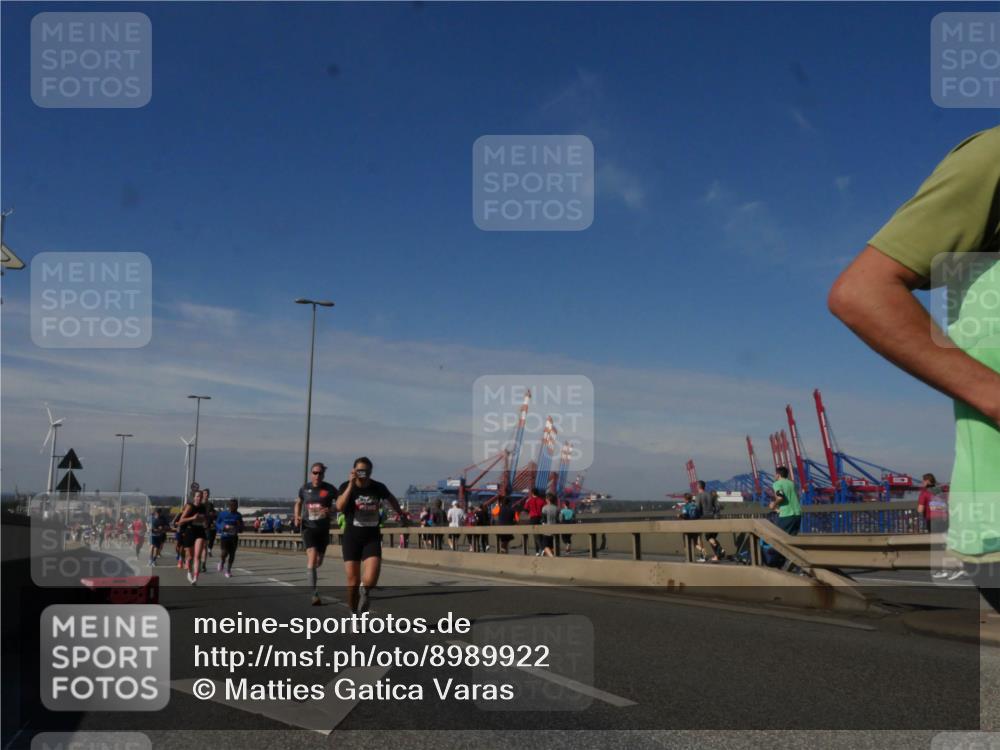 03.10.2025 - Köhlbrandbrückenlauf Matties Gatica Varas http://msf.ph/oto/8989922 03.10.2025 12:38:39 Position 2  meine-sportfotos.de