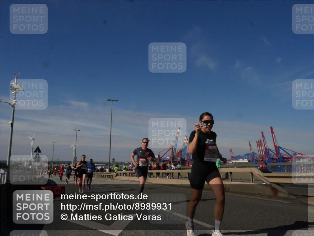 03.10.2025 - Köhlbrandbrückenlauf Matties Gatica Varas http://msf.ph/oto/8989931 03.10.2025 12:38:40 Position 2  meine-sportfotos.de