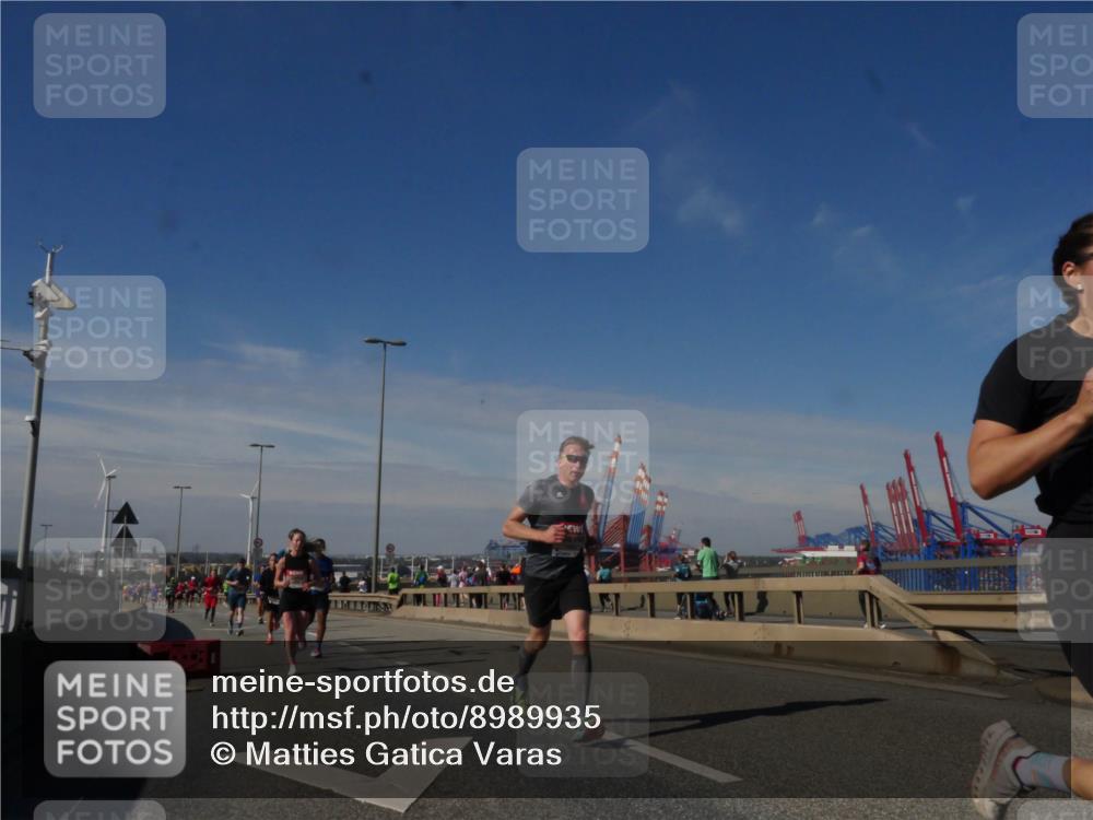 03.10.2025 - Köhlbrandbrückenlauf Matties Gatica Varas http://msf.ph/oto/8989935 03.10.2025 12:38:41 Position 2 418, 1 meine-sportfotos.de