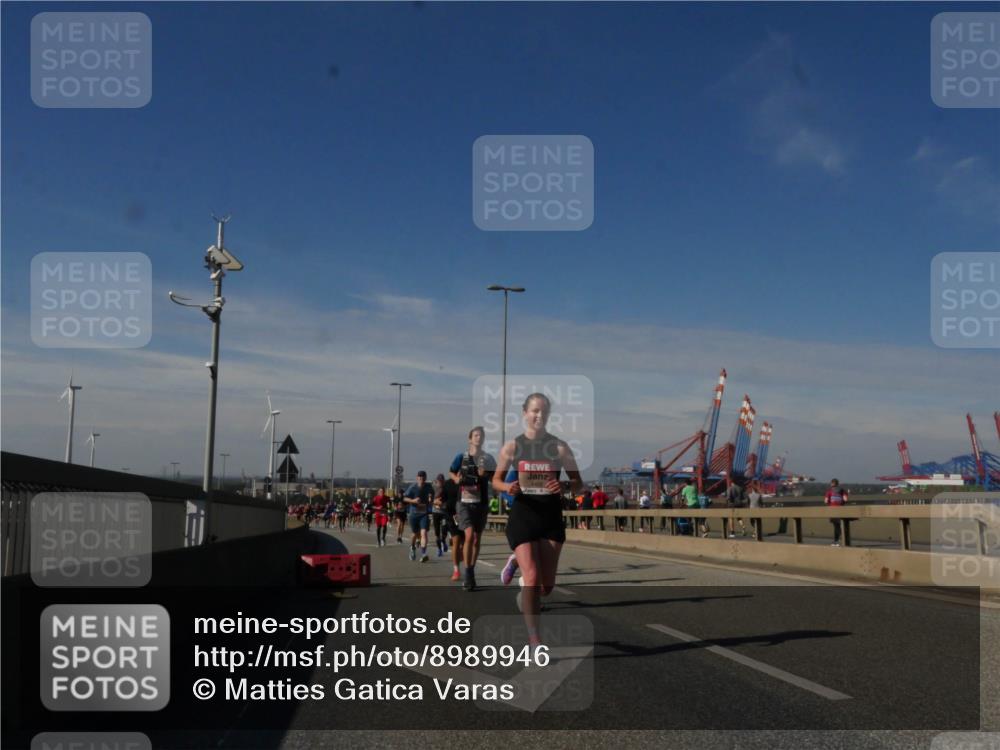 03.10.2025 - Köhlbrandbrückenlauf Matties Gatica Varas http://msf.ph/oto/8989946 03.10.2025 12:38:43 Position 2  meine-sportfotos.de