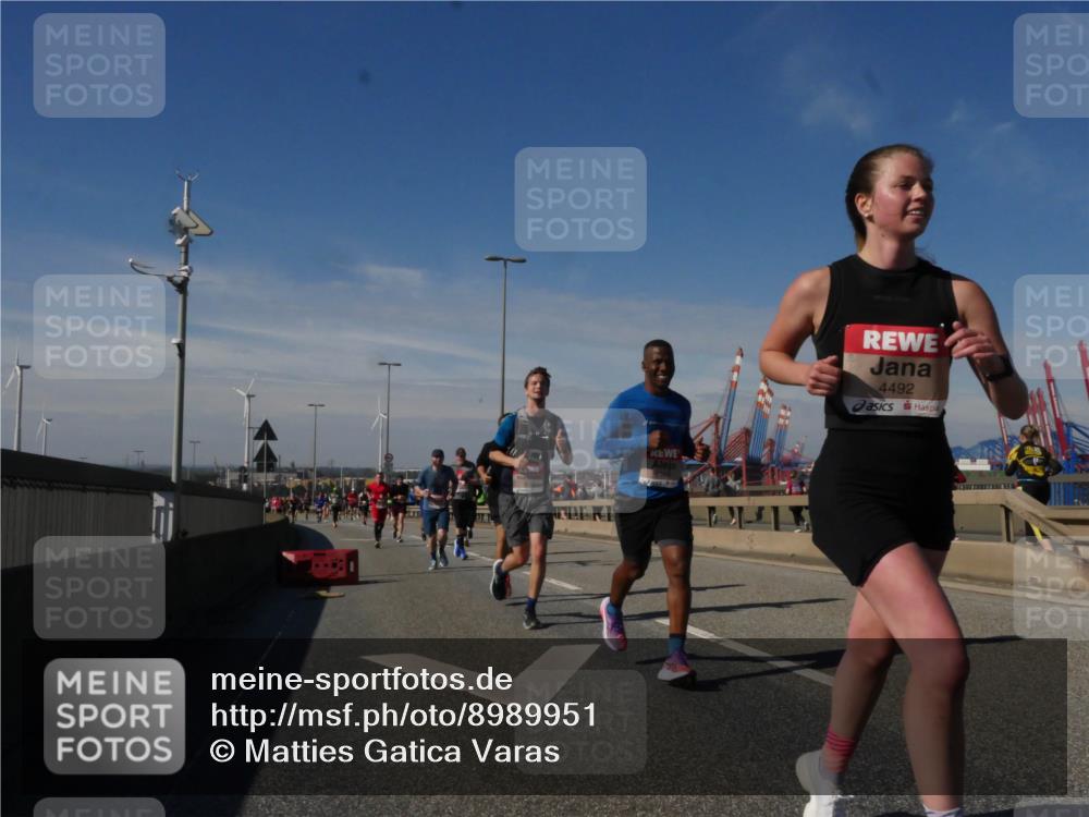03.10.2025 - Köhlbrandbrückenlauf Matties Gatica Varas http://msf.ph/oto/8989951 03.10.2025 12:38:44 Position 2 4492 meine-sportfotos.de