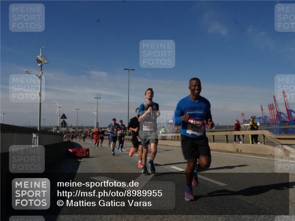 03.10.2025 - Köhlbrandbrückenlauf Matties Gatica Varas http://msf.ph/oto/8989955 03.10.2025 12:38:45 Position 2  meine-sportfotos.de