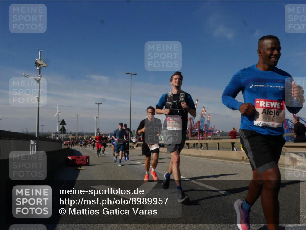 03.10.2025 - Köhlbrandbrückenlauf Matties Gatica Varas http://msf.ph/oto/8989957 03.10.2025 12:38:45 Position 2 4763, 5718 meine-sportfotos.de