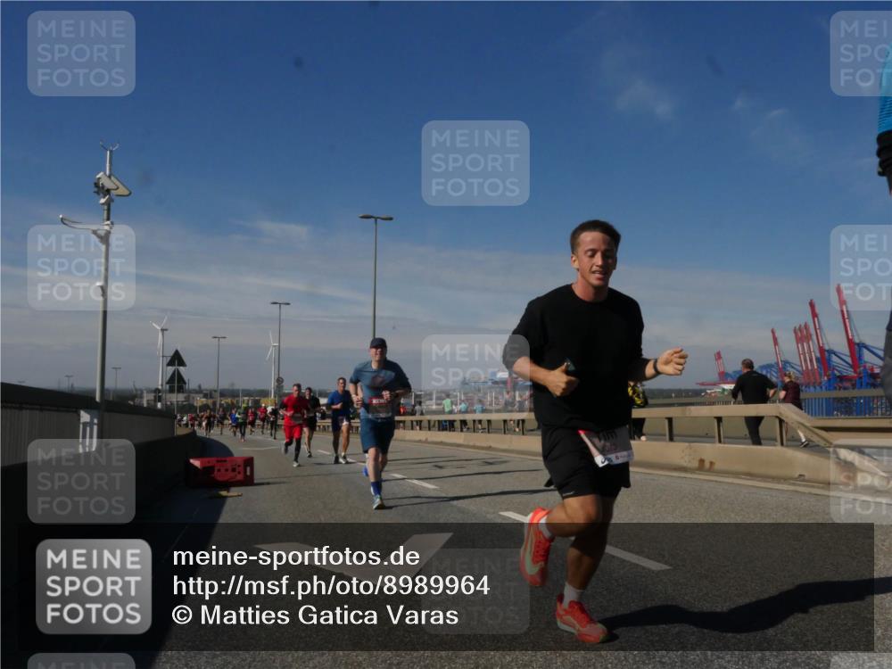 03.10.2025 - Köhlbrandbrückenlauf Matties Gatica Varas http://msf.ph/oto/8989964 03.10.2025 12:38:46 Position 2 4073 meine-sportfotos.de