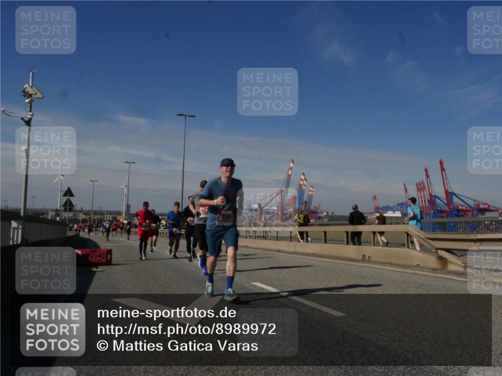 03.10.2025 - Köhlbrandbrückenlauf Matties Gatica Varas http://msf.ph/oto/8989972 03.10.2025 12:38:47 Position 2 4 meine-sportfotos.de