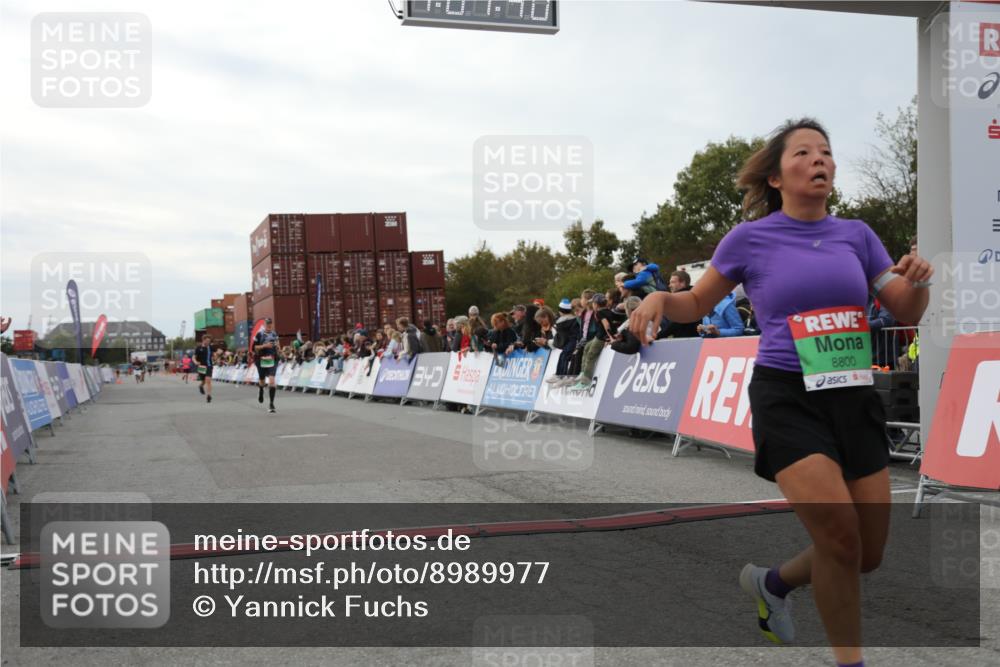 03.10.2025 - Köhlbrandbrückenlauf Yannick Fuchs http://msf.ph/oto/8989977 03.10.2025 16:01:38 Ziel 7805, 8800, 8990, 9453 meine-sportfotos.de