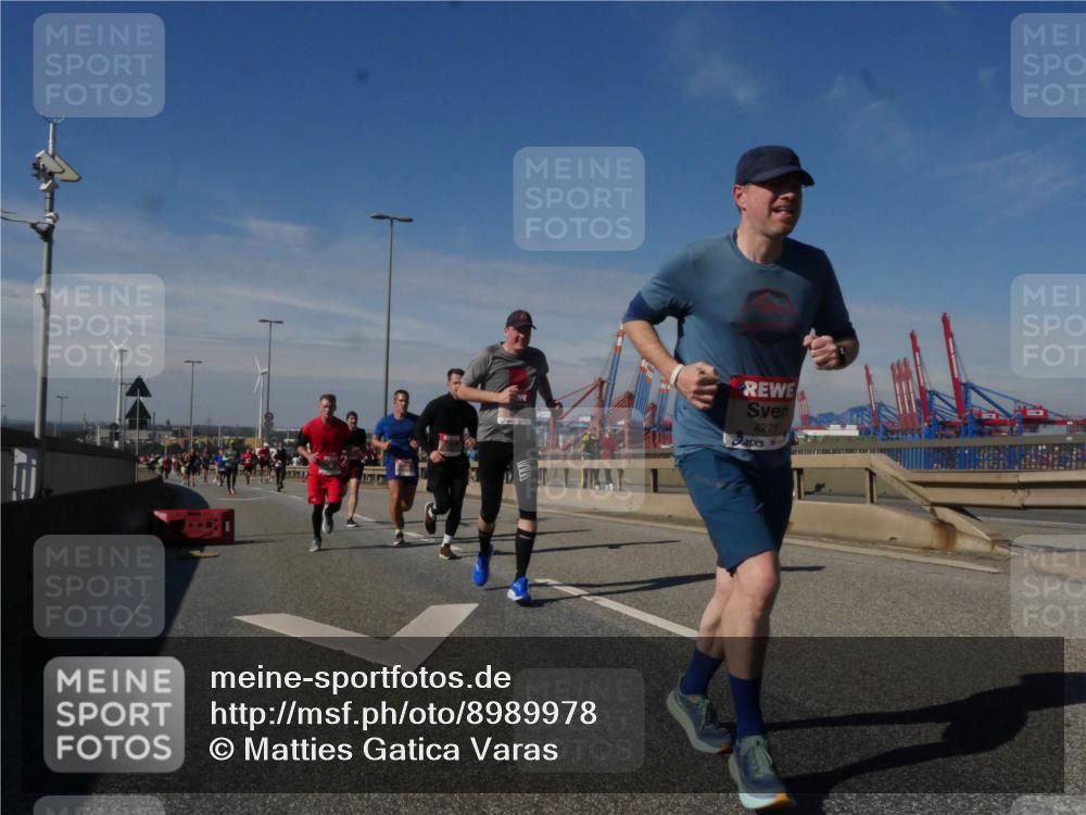 03.10.2025 - Köhlbrandbrückenlauf Matties Gatica Varas http://msf.ph/oto/8989978 03.10.2025 12:38:48 Position 2 4271 meine-sportfotos.de