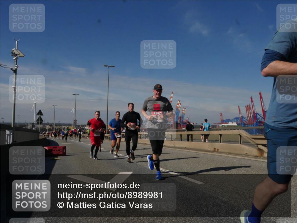 03.10.2025 - Köhlbrandbrückenlauf Matties Gatica Varas http://msf.ph/oto/8989981 03.10.2025 12:38:49 Position 2  meine-sportfotos.de