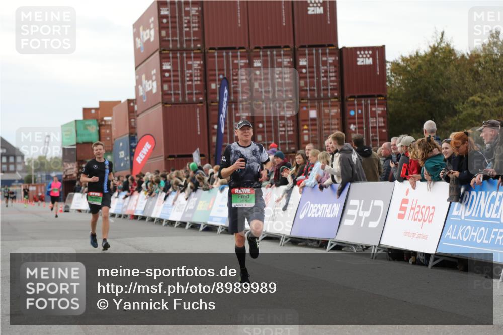 03.10.2025 - Köhlbrandbrückenlauf Yannick Fuchs http://msf.ph/oto/8989989 03.10.2025 16:01:39 Ziel 7805, 8800, 8990, 9453 meine-sportfotos.de