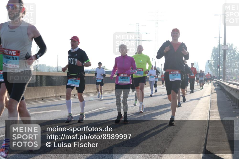 03.10.2025 - Köhlbrandbrückenlauf Luisa Fischer http://msf.ph/oto/8989997 03.10.2025 10:13:36 Position 3 1269, 710, 3264, 3263, 1231, 1 meine-sportfotos.de