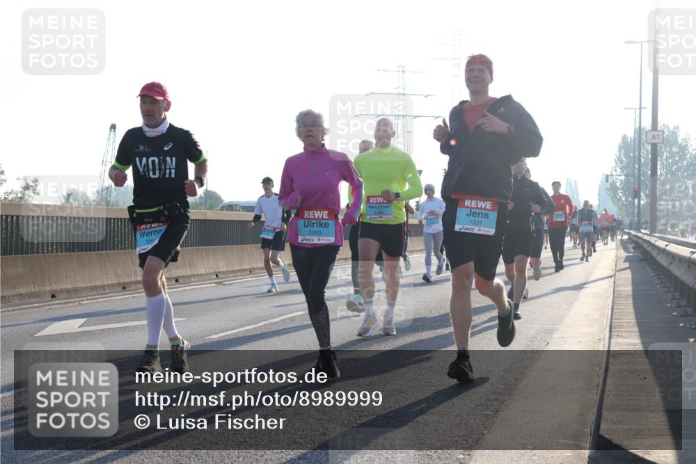 03.10.2025 - Köhlbrandbrückenlauf Luisa Fischer http://msf.ph/oto/8989999 03.10.2025 10:13:36 Position 3 326, 3263, 1168, 1231, 1 meine-sportfotos.de