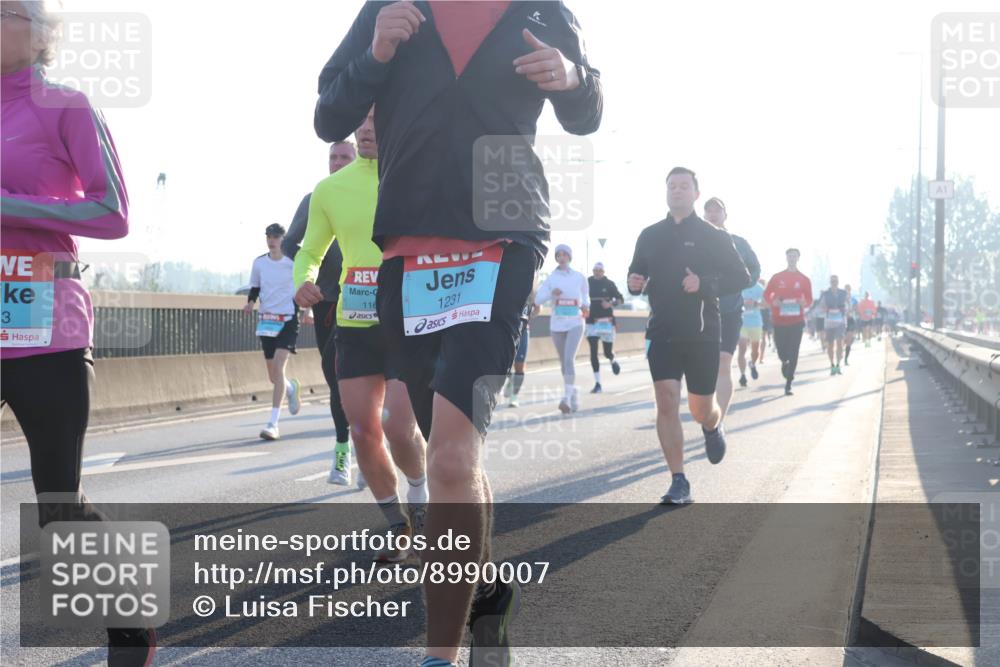 03.10.2025 - Köhlbrandbrückenlauf Luisa Fischer http://msf.ph/oto/8990007 03.10.2025 10:13:37 Position 3 3, 116, 1231, 1 meine-sportfotos.de