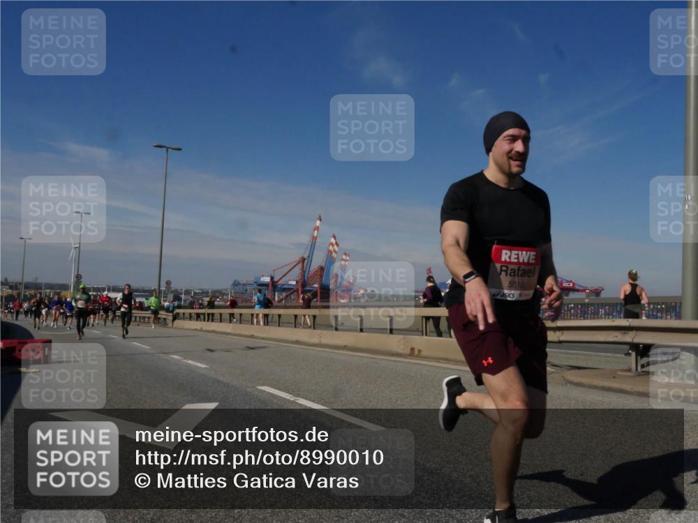 03.10.2025 - Köhlbrandbrückenlauf Matties Gatica Varas http://msf.ph/oto/8990010 03.10.2025 12:38:53 Position 2 5810 meine-sportfotos.de