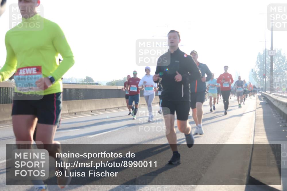 03.10.2025 - Köhlbrandbrückenlauf Luisa Fischer http://msf.ph/oto/8990011 03.10.2025 10:13:38 Position 3 1 meine-sportfotos.de
