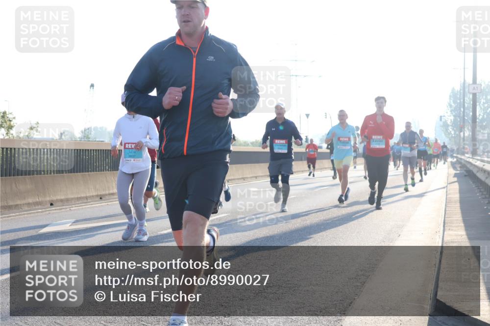 03.10.2025 - Köhlbrandbrückenlauf Luisa Fischer http://msf.ph/oto/8990027 03.10.2025 10:13:39 Position 3 3837, 1 meine-sportfotos.de