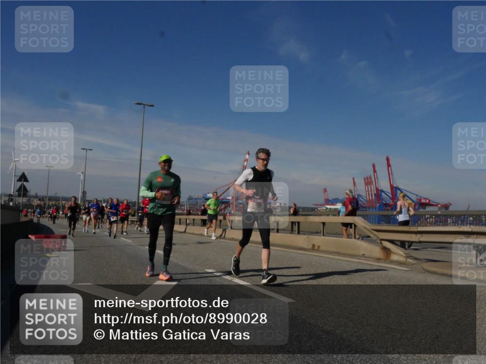 03.10.2025 - Köhlbrandbrückenlauf Matties Gatica Varas http://msf.ph/oto/8990028 03.10.2025 12:38:58 Position 2  meine-sportfotos.de