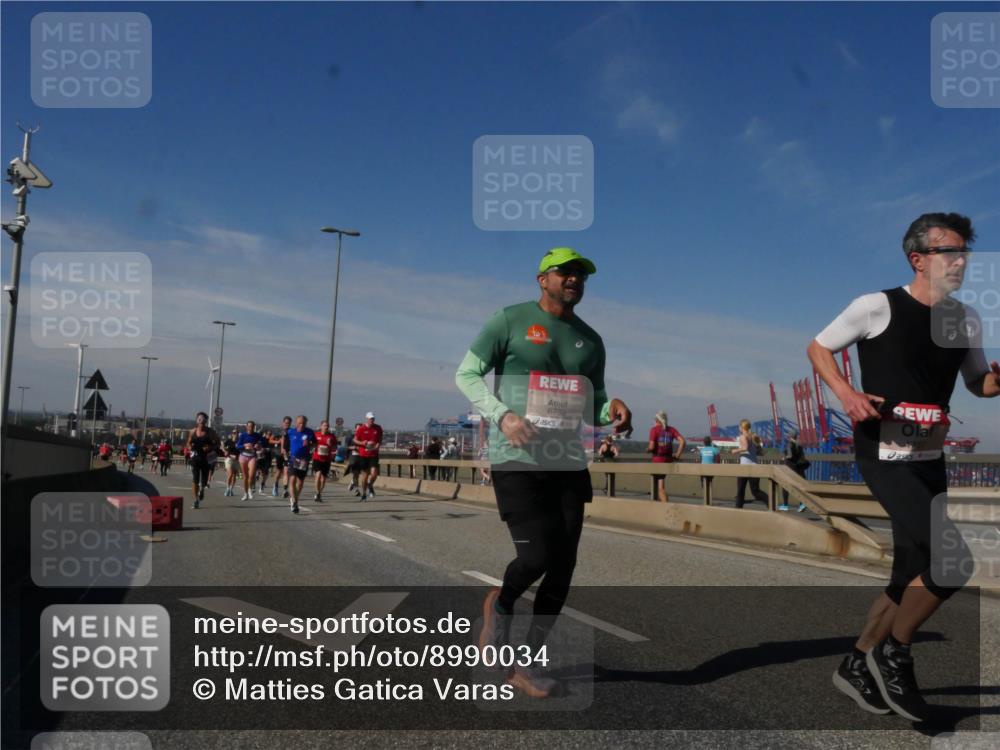 03.10.2025 - Köhlbrandbrückenlauf Matties Gatica Varas http://msf.ph/oto/8990034 03.10.2025 12:38:59 Position 2 6739 meine-sportfotos.de