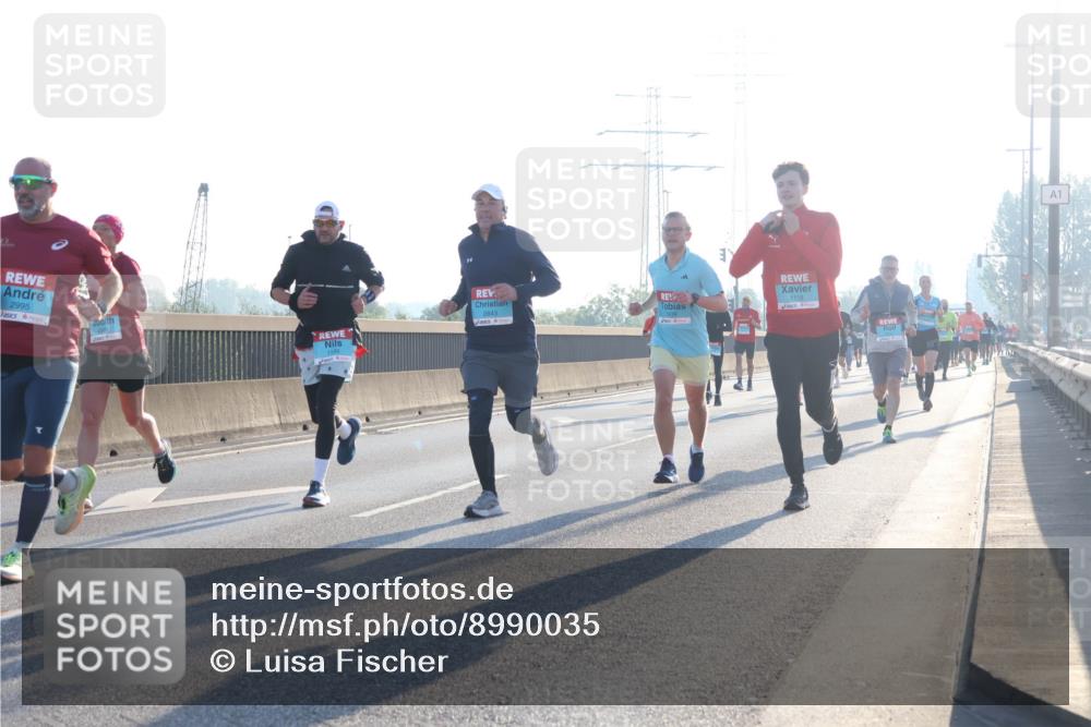 03.10.2025 - Köhlbrandbrückenlauf Luisa Fischer http://msf.ph/oto/8990035 03.10.2025 10:13:40 Position 3 2995, 1130, 1118, 2843, 1 meine-sportfotos.de