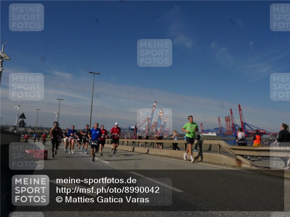 03.10.2025 - Köhlbrandbrückenlauf Matties Gatica Varas http://msf.ph/oto/8990042 03.10.2025 12:39:00 Position 2  meine-sportfotos.de