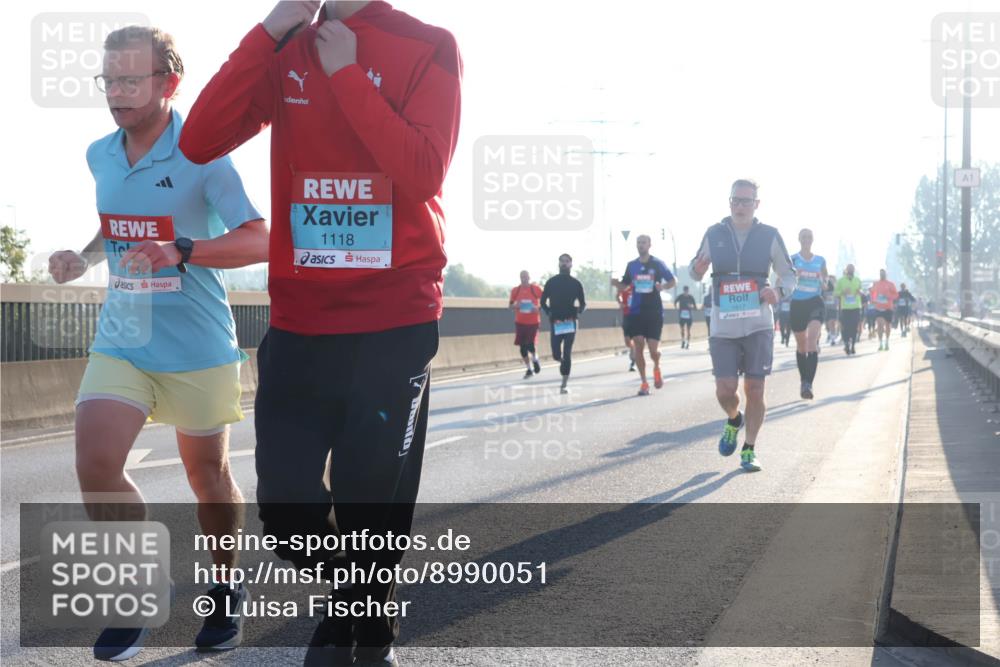 03.10.2025 - Köhlbrandbrückenlauf Luisa Fischer http://msf.ph/oto/8990051 03.10.2025 10:13:42 Position 3 1118, 1617, 1 meine-sportfotos.de
