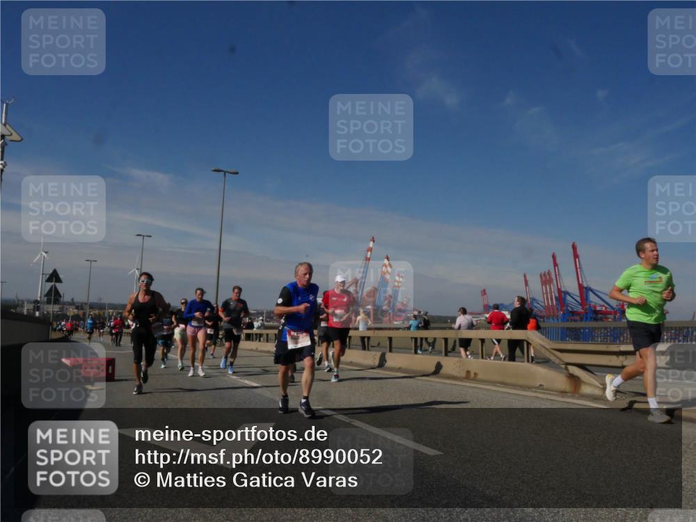 03.10.2025 - Köhlbrandbrückenlauf Matties Gatica Varas http://msf.ph/oto/8990052 03.10.2025 12:39:02 Position 2  meine-sportfotos.de