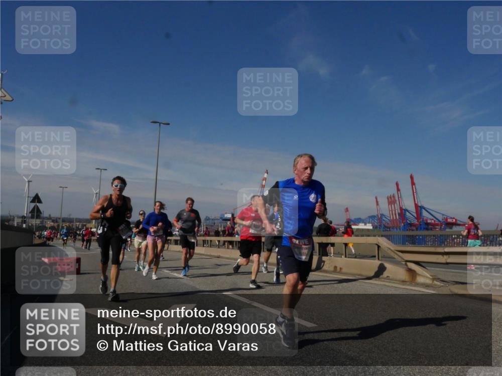 03.10.2025 - Köhlbrandbrückenlauf Matties Gatica Varas http://msf.ph/oto/8990058 03.10.2025 12:39:03 Position 2 281 meine-sportfotos.de