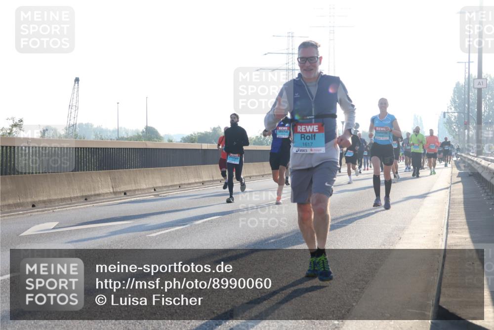 03.10.2025 - Köhlbrandbrückenlauf Luisa Fischer http://msf.ph/oto/8990060 03.10.2025 10:13:43 Position 3 1617, 1 meine-sportfotos.de