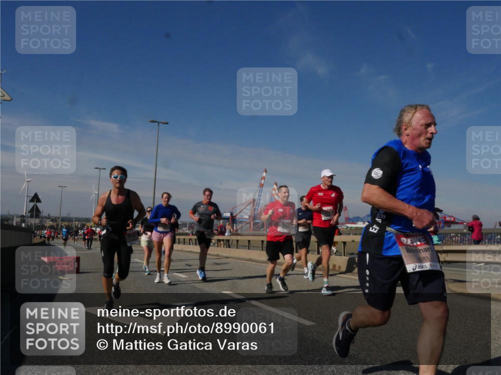 03.10.2025 - Köhlbrandbrückenlauf Matties Gatica Varas http://msf.ph/oto/8990061 03.10.2025 12:39:03 Position 2 281 meine-sportfotos.de