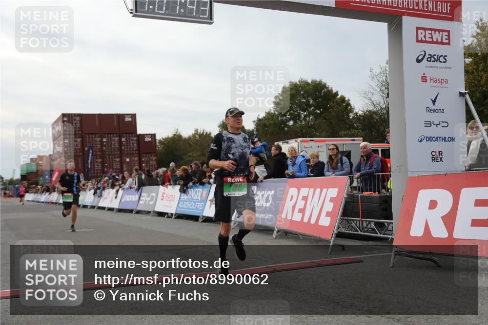 03.10.2025 - Köhlbrandbrückenlauf Yannick Fuchs http://msf.ph/oto/8990062 03.10.2025 16:01:42 Ziel 7805, 9453 meine-sportfotos.de