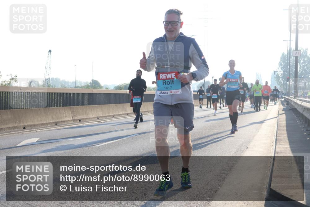 03.10.2025 - Köhlbrandbrückenlauf Luisa Fischer http://msf.ph/oto/8990063 03.10.2025 10:13:44 Position 3 1617, 1 meine-sportfotos.de