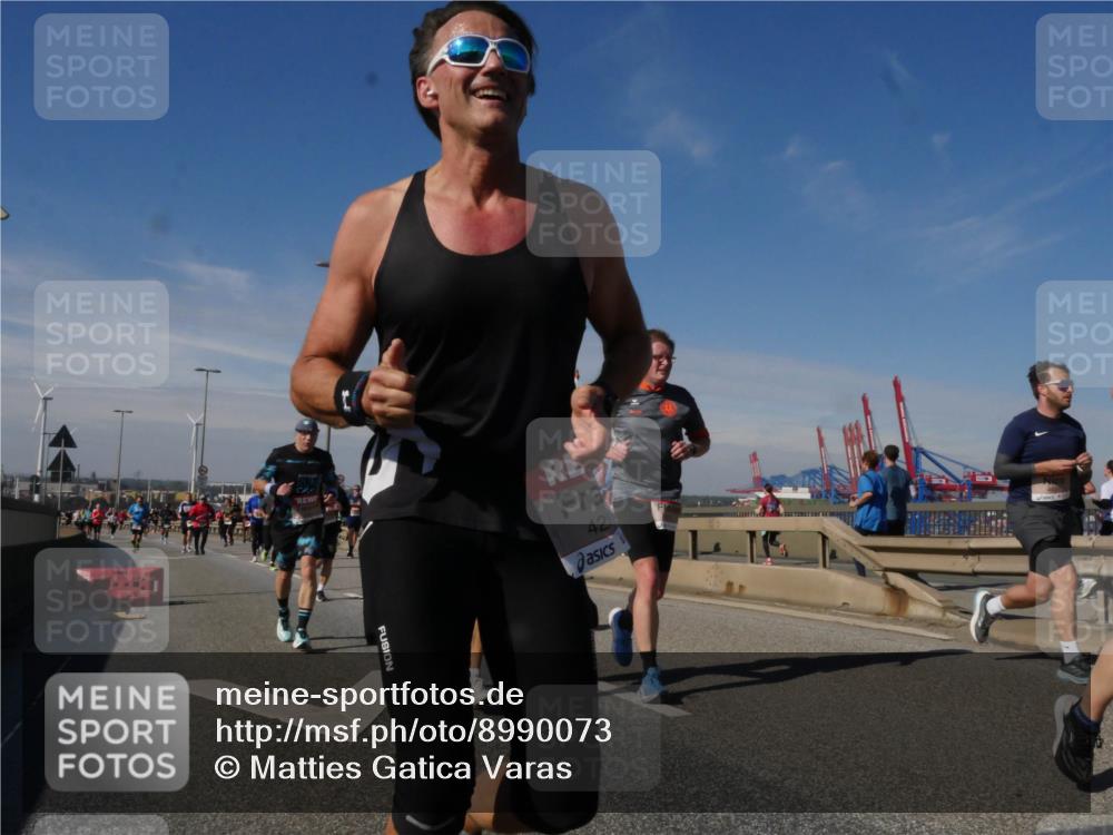 03.10.2025 - Köhlbrandbrückenlauf Matties Gatica Varas http://msf.ph/oto/8990073 03.10.2025 12:39:05 Position 2 42 meine-sportfotos.de