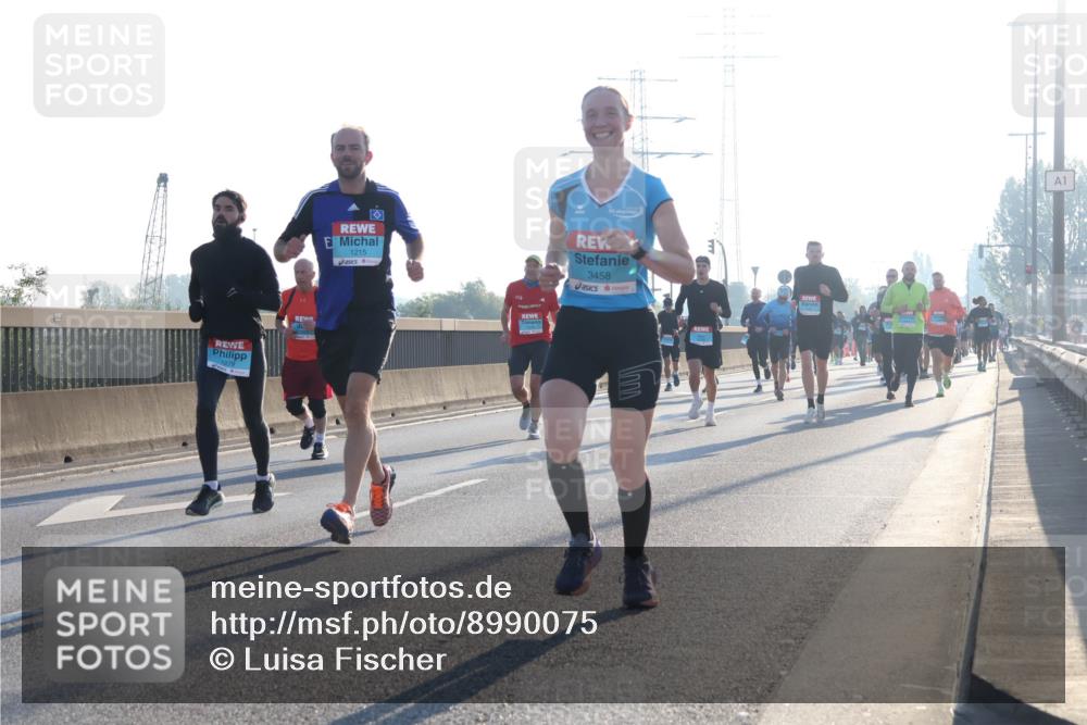 03.10.2025 - Köhlbrandbrückenlauf Luisa Fischer http://msf.ph/oto/8990075 03.10.2025 10:13:45 Position 3 2, 1215, 3458, 1 meine-sportfotos.de
