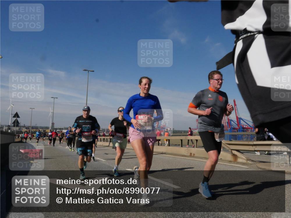 03.10.2025 - Köhlbrandbrückenlauf Matties Gatica Varas http://msf.ph/oto/8990077 03.10.2025 12:39:05 Position 2 2, 203 meine-sportfotos.de