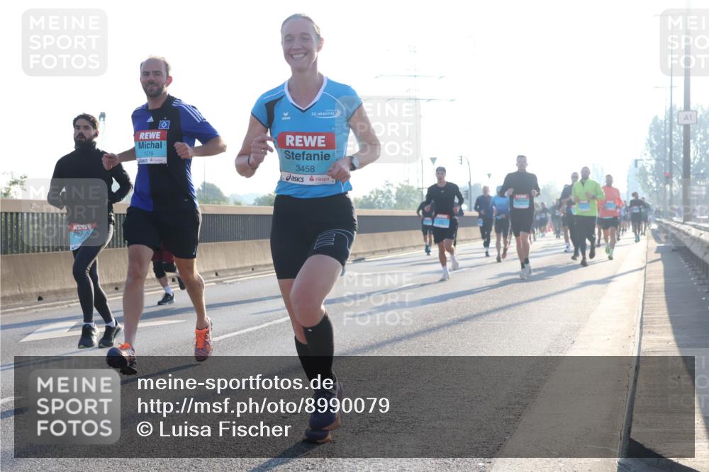 03.10.2025 - Köhlbrandbrückenlauf Luisa Fischer http://msf.ph/oto/8990079 03.10.2025 10:13:46 Position 3 1215, 3458, 1 meine-sportfotos.de