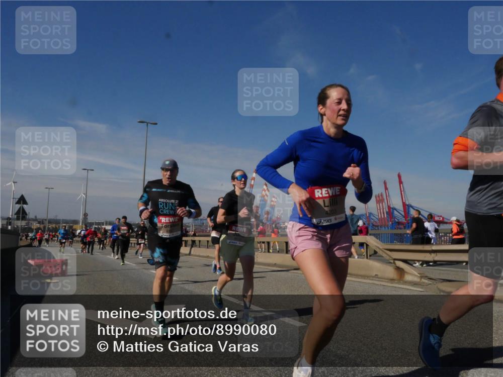 03.10.2025 - Köhlbrandbrückenlauf Matties Gatica Varas http://msf.ph/oto/8990080 03.10.2025 12:39:06 Position 2 4203 meine-sportfotos.de