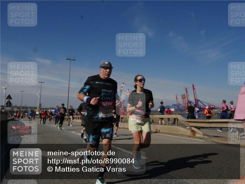 03.10.2025 - Köhlbrandbrückenlauf Matties Gatica Varas http://msf.ph/oto/8990084 03.10.2025 12:39:06 Position 2 6187, 6612 meine-sportfotos.de