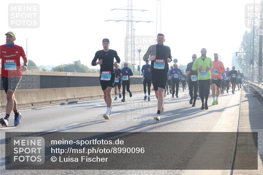 03.10.2025 - Köhlbrandbrückenlauf Luisa Fischer http://msf.ph/oto/8990096 03.10.2025 10:13:47 Position 3 1219, 3749, 1197 meine-sportfotos.de