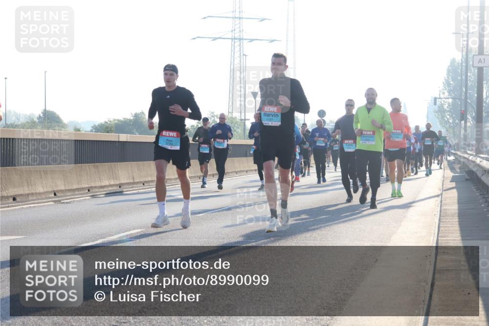 03.10.2025 - Köhlbrandbrückenlauf Luisa Fischer http://msf.ph/oto/8990099 03.10.2025 10:13:48 Position 3 3749, 1197, 1 meine-sportfotos.de