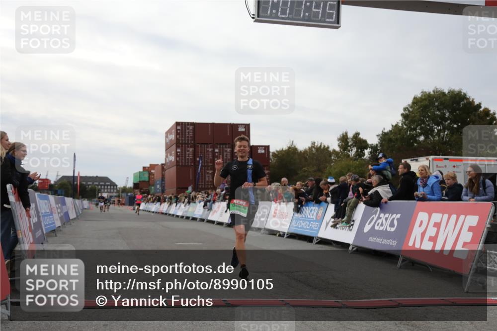 03.10.2025 - Köhlbrandbrückenlauf Yannick Fuchs http://msf.ph/oto/8990105 03.10.2025 16:01:43 Ziel 7805, 9453 meine-sportfotos.de