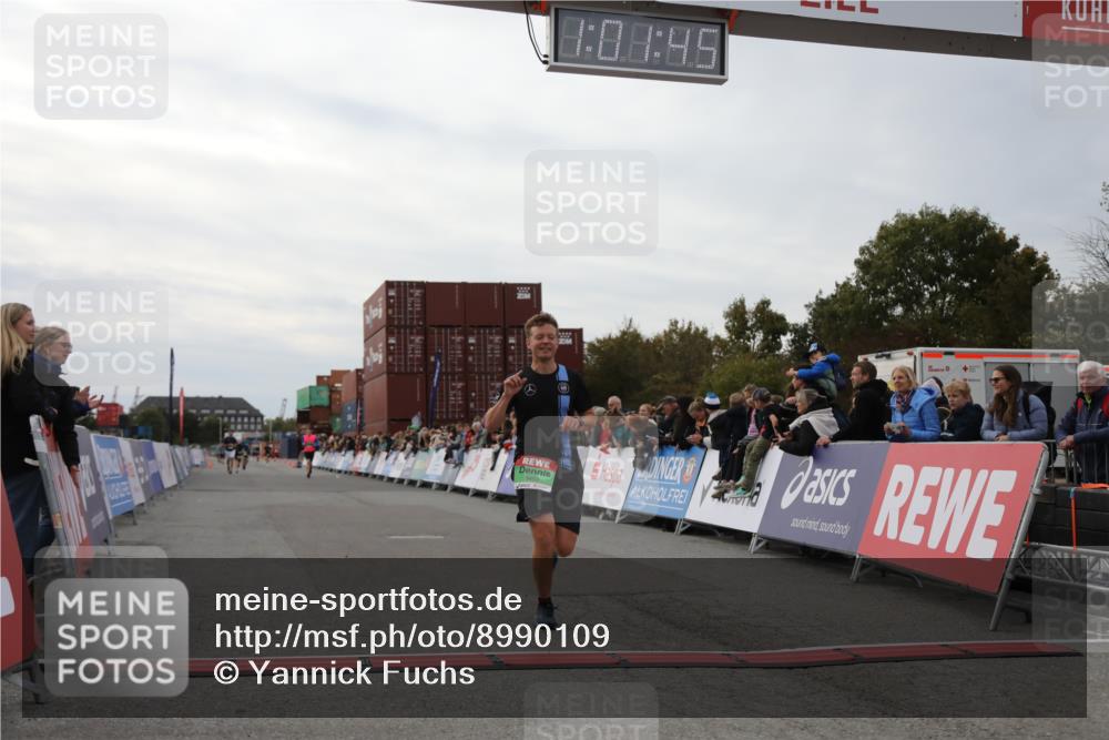 03.10.2025 - Köhlbrandbrückenlauf Yannick Fuchs http://msf.ph/oto/8990109 03.10.2025 16:01:43 Ziel 7805, 9453 meine-sportfotos.de
