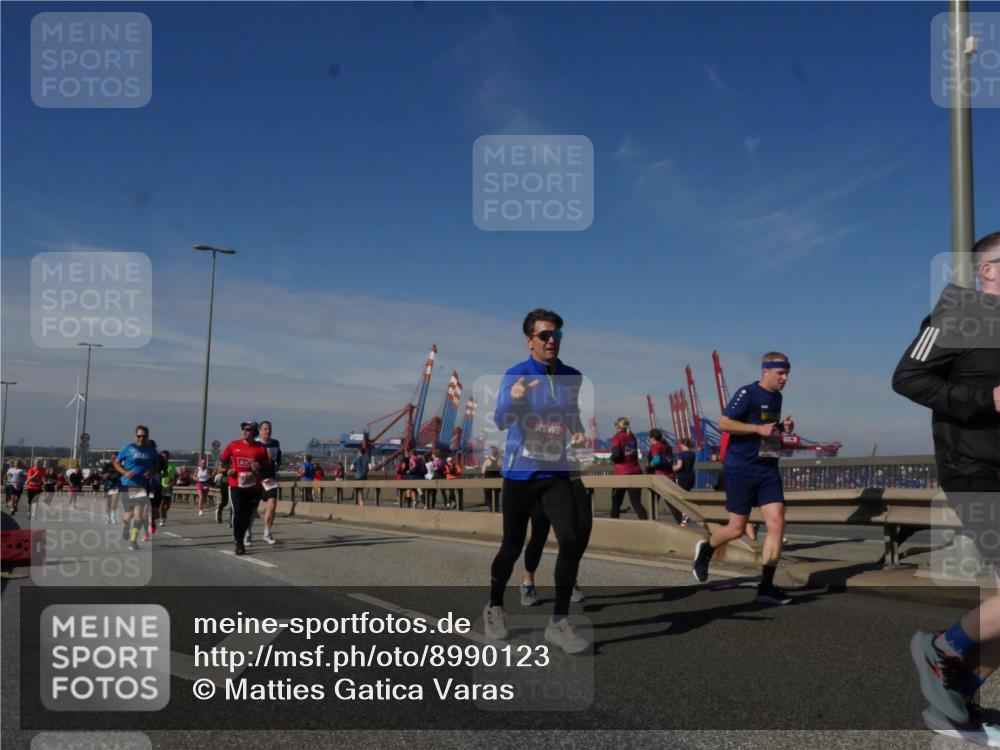 03.10.2025 - Köhlbrandbrückenlauf Matties Gatica Varas http://msf.ph/oto/8990123 03.10.2025 12:39:12 Position 2 1426 meine-sportfotos.de