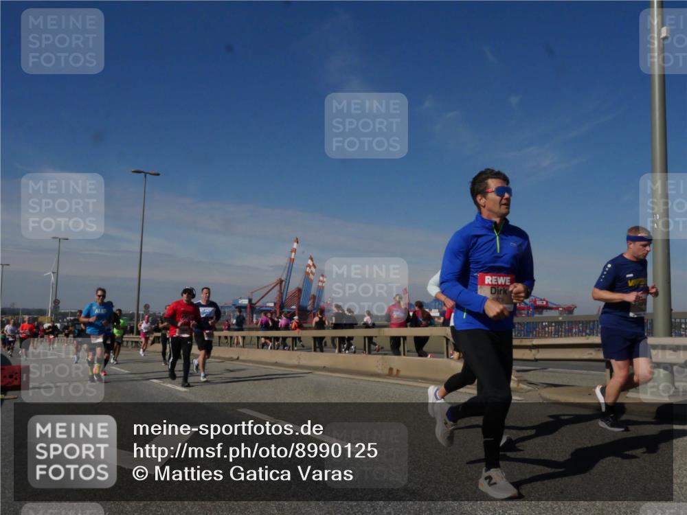 03.10.2025 - Köhlbrandbrückenlauf Matties Gatica Varas http://msf.ph/oto/8990125 03.10.2025 12:39:13 Position 2 79 meine-sportfotos.de