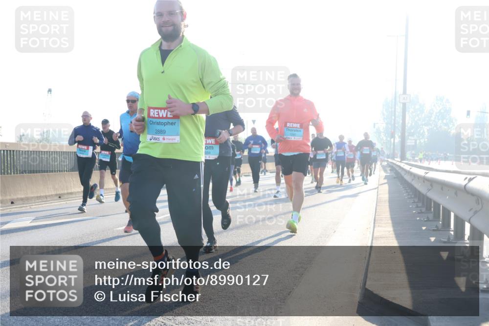 03.10.2025 - Köhlbrandbrückenlauf Luisa Fischer http://msf.ph/oto/8990127 03.10.2025 10:13:51 Position 3 2889, 054, 1292, 1 meine-sportfotos.de