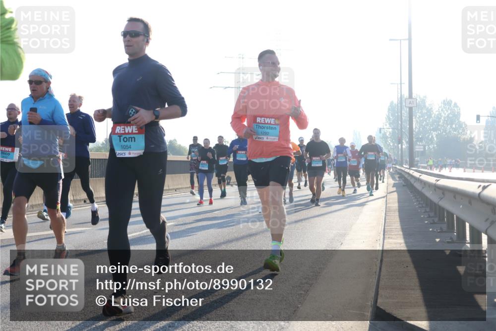 03.10.2025 - Köhlbrandbrückenlauf Luisa Fischer http://msf.ph/oto/8990132 03.10.2025 10:13:52 Position 3 1054, 1292, 1 meine-sportfotos.de