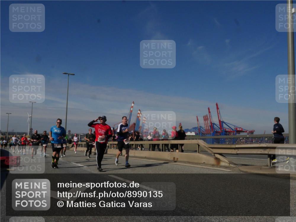 03.10.2025 - Köhlbrandbrückenlauf Matties Gatica Varas http://msf.ph/oto/8990135 03.10.2025 12:39:14 Position 2 118 meine-sportfotos.de