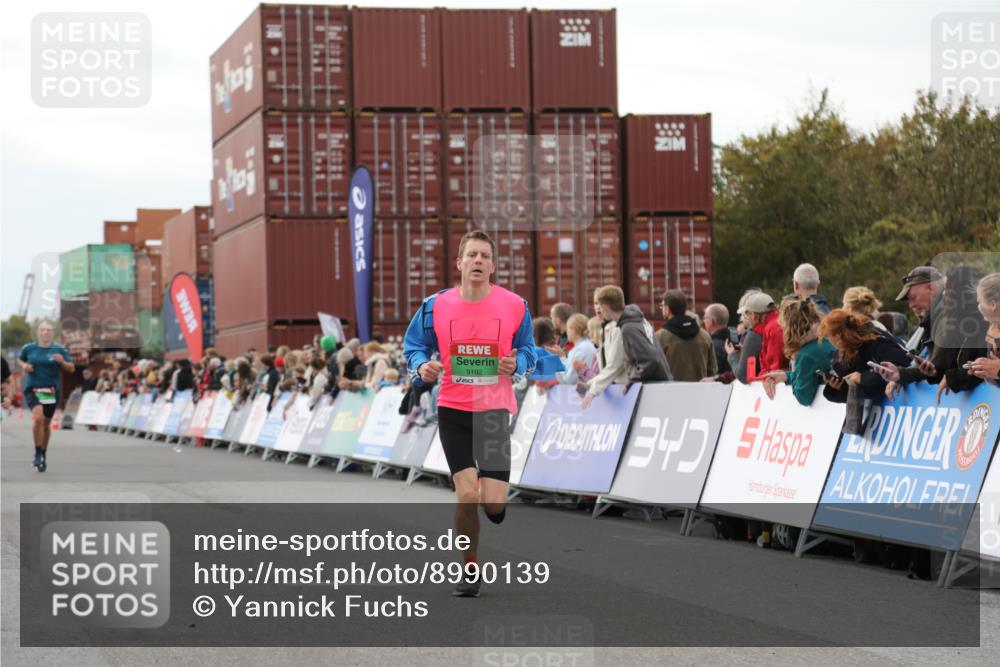 03.10.2025 - Köhlbrandbrückenlauf Yannick Fuchs http://msf.ph/oto/8990139 03.10.2025 16:01:52 Ziel 7204, 9145, 9192, 9324 meine-sportfotos.de