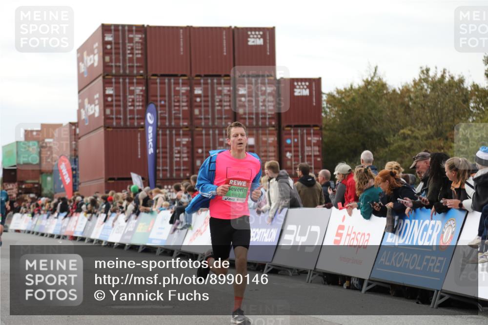 03.10.2025 - Köhlbrandbrückenlauf Yannick Fuchs http://msf.ph/oto/8990146 03.10.2025 16:01:52 Ziel 7204, 9145, 9192, 9324 meine-sportfotos.de