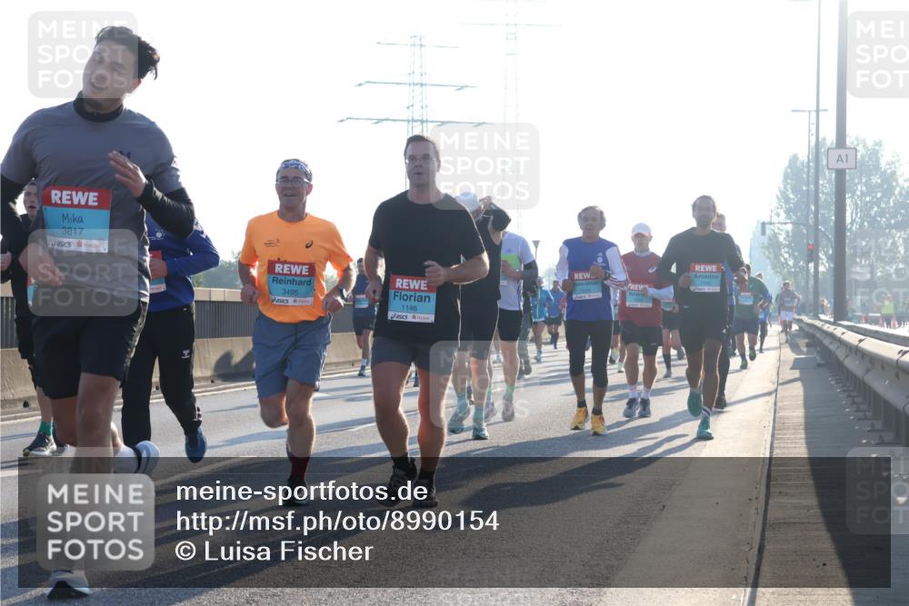 03.10.2025 - Köhlbrandbrückenlauf Luisa Fischer http://msf.ph/oto/8990154 03.10.2025 10:13:55 Position 3 3817, 3495, 1146, 1 meine-sportfotos.de