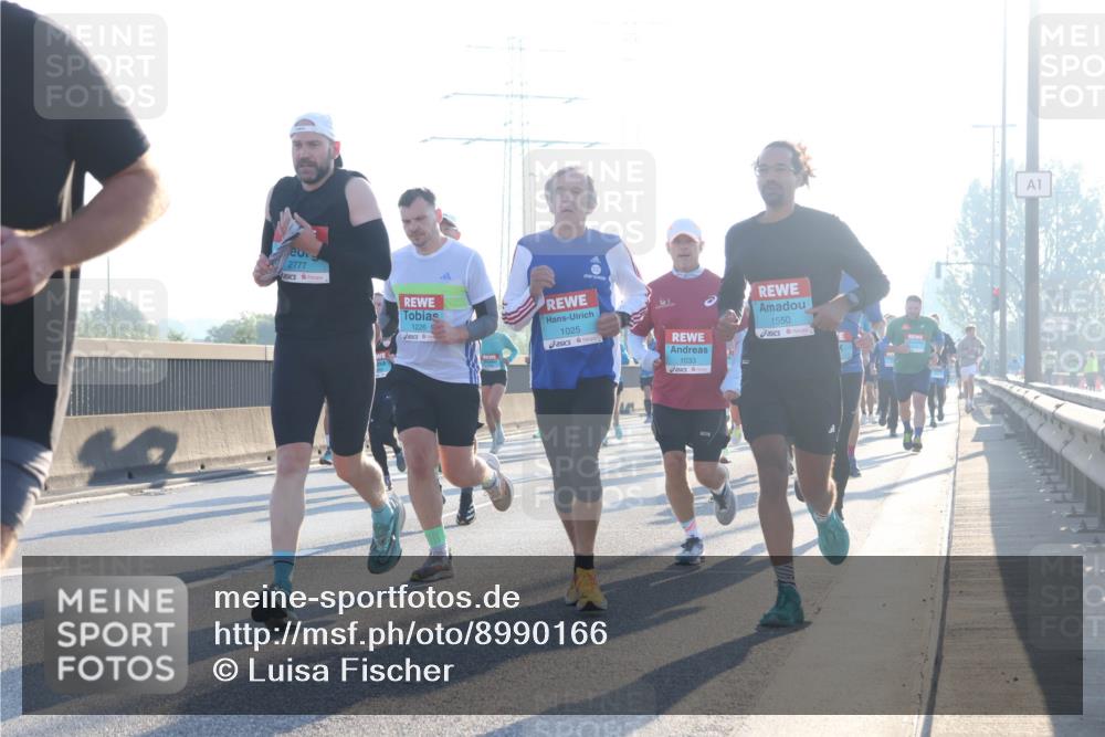 03.10.2025 - Köhlbrandbrückenlauf Luisa Fischer http://msf.ph/oto/8990166 03.10.2025 10:13:56 Position 3 2777, 1226, 1025, 1033, 1550, 1 meine-sportfotos.de