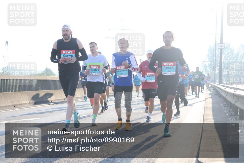 03.10.2025 - Köhlbrandbrückenlauf Luisa Fischer http://msf.ph/oto/8990169 03.10.2025 10:13:57 Position 3 1226, 1025, 1033, 1550, 1 meine-sportfotos.de